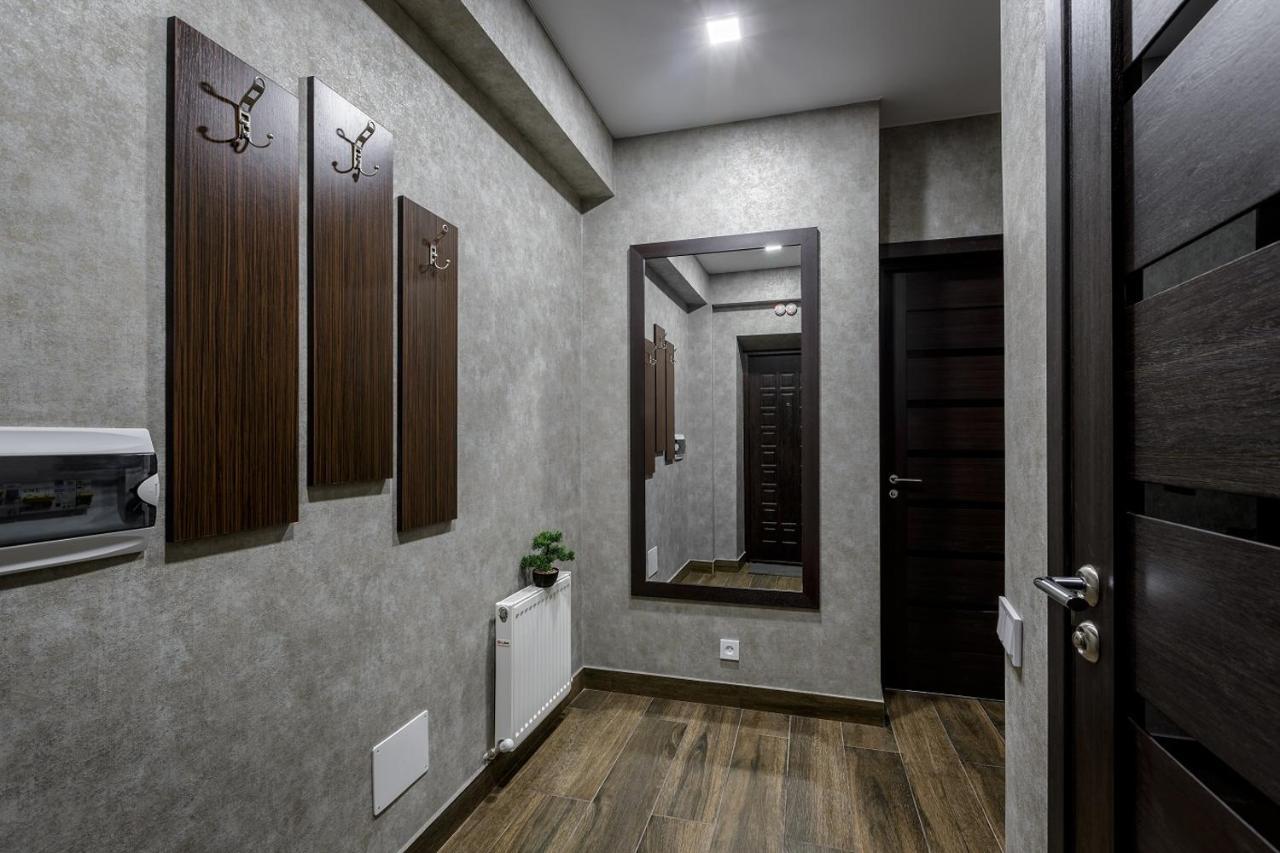 Apartment In The Center! Panoramic Windows! Fireplace! Chisinau Eksteriør bilde